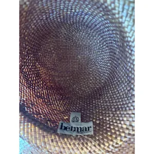 Betmar New York Iridescent Woven Straw Wide Brim Sun‎ Hat Purple Ribbon Accent thumbnail 5