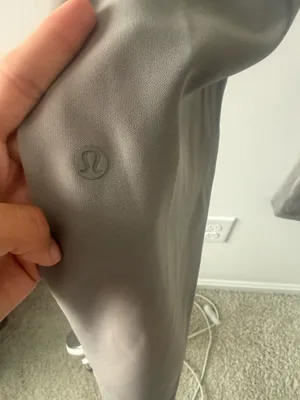 Lululemon Women's Black and Tan Pants 6 thumbnail 4