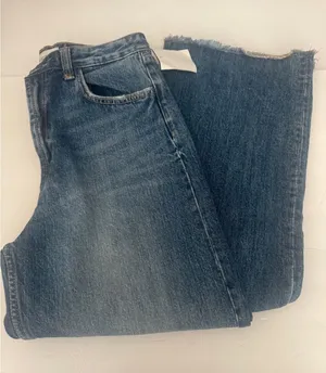 Zara Women's Wide Leg Raw Hem Jeans New No Tags Size 4 Medium Wash thumbnail 1