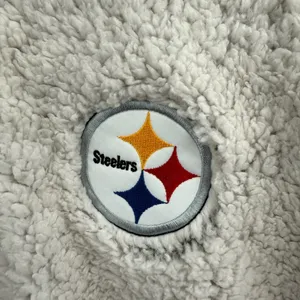 NFL Team Apparrel Pittsburgh Steelers Women's Sherpa Quarter-Zip Pullover Jacket thumbnail 3