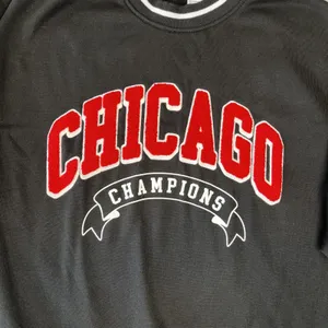 Rue 21 Chicago Champions Sweatshirt - 97 - Size‎ Small - Crew Black Red White thumbnail 2