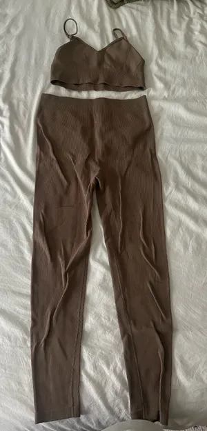 Wesley Brown set Size M/L thumbnail 1