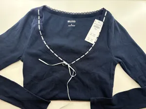 Hollister Top thumbnail 3