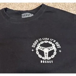 Top Mens Drop It Like Its Hot Black T-Shirt New Size Medium By Boxset thumbnail 7