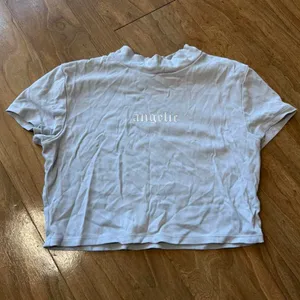 Cropped T thumbnail 1