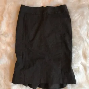 💛EXPRESS PENCIL SKIRT RUFFLE ACCENT💛 thumbnail 3