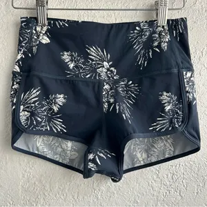 Vuori Navy Floral Activewear thumbnail 8