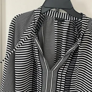 Ann Taylor multi-pattern black and white blouse in size Large thumbnail 2