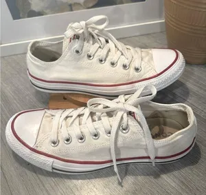 Converse Women's Shoes 8 Chuck Taylor All Star OX Low White Sneakers. thumbnail 1