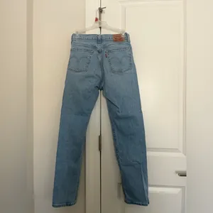 Levi's 501 Mid Wash Straight Legged Women’s Jeans with Button Up Fly thumbnail 2