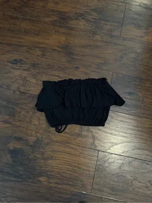 Abercrombie & Fitch Black Strapless Ruffle Crop Top - Women thumbnail 4