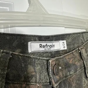 Refrain Wide Leg Jeans Women 0/24 Dark Brown Camo Forest Print High‎ Rise Pants thumbnail 3