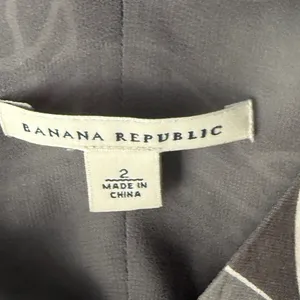 Banana Republic Y2k Silk Sleeveless V Neck Top Gray White Floral Print Size 2 XS thumbnail 3