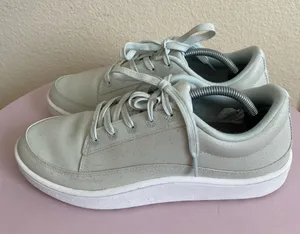 Allbirds Plant Paces Sneaker Dreamy Green/ Blizzard Womens size 8 thumbnail 1