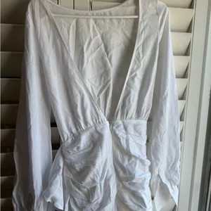 House Of CB 'Chambery' White Backless Ruched Mini Dress XS thumbnail 6
