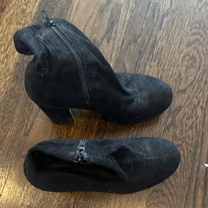 Women’s Black Boots Size 7.5 thumbnail 3