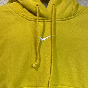 Nike Center Swoosh Yellow Oversized Boxy Pullover Hoodie‎ Streetwear Small thumbnail 4