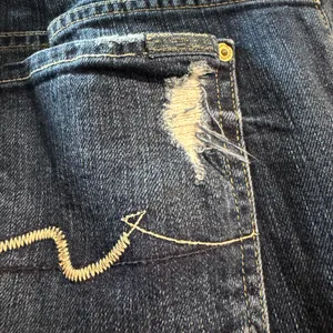 Seven For All Mankind Josefina Distressed Boyfriend Jeans Size 29 thumbnail 6