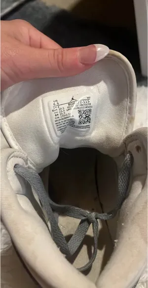 Jordan Women’s 1 thumbnail 4
