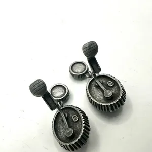 Vintage Avon silver tone blue clip on earrings thumbnail 4
