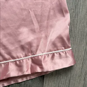 Silky Pink Shorts Size M thumbnail 3