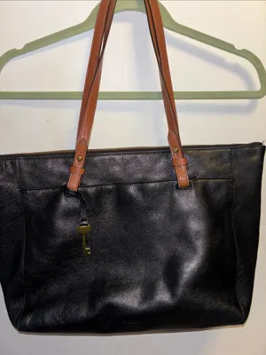 Fossil…Rachel Tote Black Pebbled Leather Tote With Brown Contrasting Handles thumbnail 4
