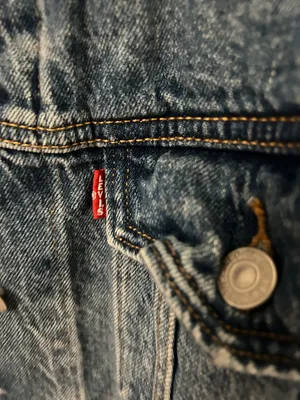 Levi's light blue denim jacket with brown leather patch thumbnail 4