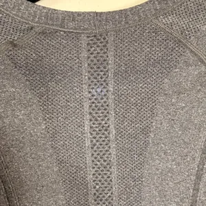 Lululemon Swiftly Tech Long Sleeve Crew Heathered Slate Gray Ice Shirt Size 4 thumbnail 4