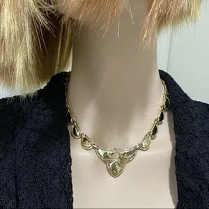 Vintage CORO Signed Light Gold Scalloped Choker Necklace thumbnail 3