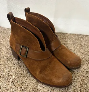 UGG Chestnut Brown Wright Belted Boots‎ size 7 EUC thumbnail 1