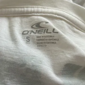 Cute White O’Neill Surf Crop Tee thumbnail 6