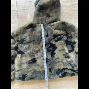 Forever 21 green faux fur camo crop hooded sweater small‎ thumbnail 5