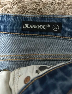 BLANK NYC Distressed Jean Skirt SIZE 29 thumbnail 4