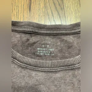 Aerie cropped scalloped ribbed tee medium thumbnail 5