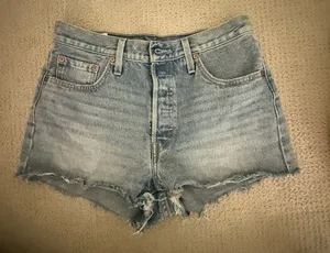 Levi’s Jean Shorts 501 thumbnail 1