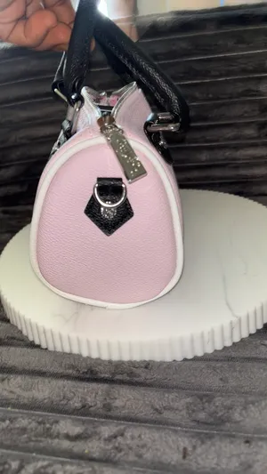 Sac bandoulière Von Dutch Mini Barrel Rose 🎀 thumbnail 4