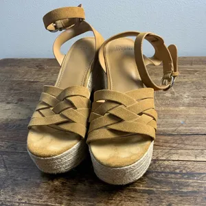 Marc‎ Fisher Oaten Platform Shoes thumbnail 2