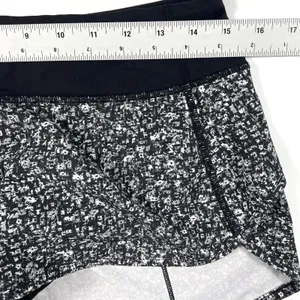 Lululemon Speed Short 2.5" Daisy Dust Alpine White Black‎ 6 Running Training EUC thumbnail 8