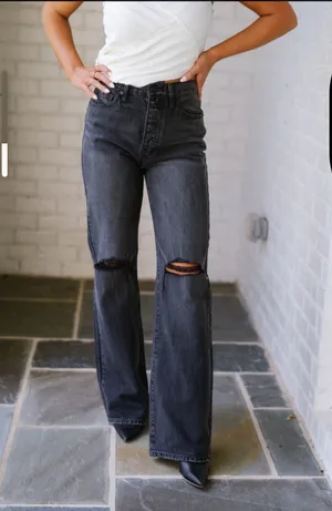 Shop These Three Jeans Size 27 thumbnail 1