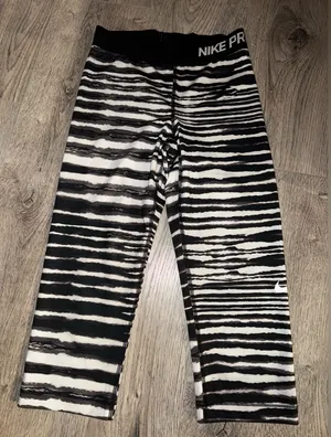 Nike Pro Women's Small Capri Length Compression Athletic Leggings Tiger Striped thumbnail 1