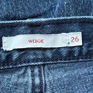 LEVI’S Denim Wedgie Blue Jeans Size 26 thumbnail 9