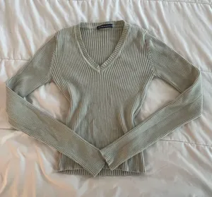 Brandy Melville Milena Sweater thumbnail 1