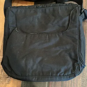 The North Face Messenger Bag thumbnail 4