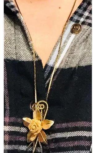 Vintage Flower Gold Tone Lariat Necklace thumbnail 2