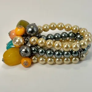 Triple strand faux pearl cluster beaded bracelet thumbnail 2