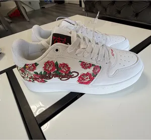 🔥 Ed Hardy Skull & Roses Court Sneakers (Size 7.5) thumbnail 3