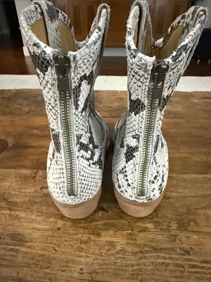 Born Snakeskin Print Leather Western Ankle Boots Size 6.5 thumbnail 4