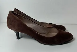 Salvatore Ferragamo Brown Suede Round Toe Kitten Heel Pumps thumbnail 8