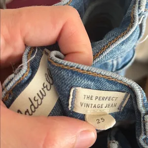 Madewell‎ The Perfect Vintage Jean Distressed Light Wash 25 thumbnail 3