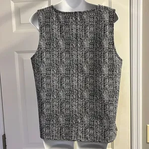 Banana Republic Sleeveless Black and White Abstract Pullover Shell- Large thumbnail 8